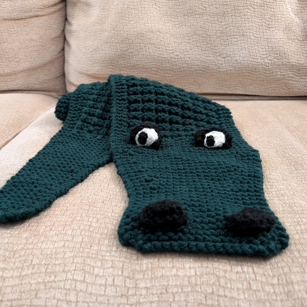 Hand knit Alligator Scarf